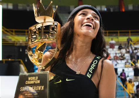 RAYSSA LEAL  É CAMPEÃ DO SUPER CROWN 2023