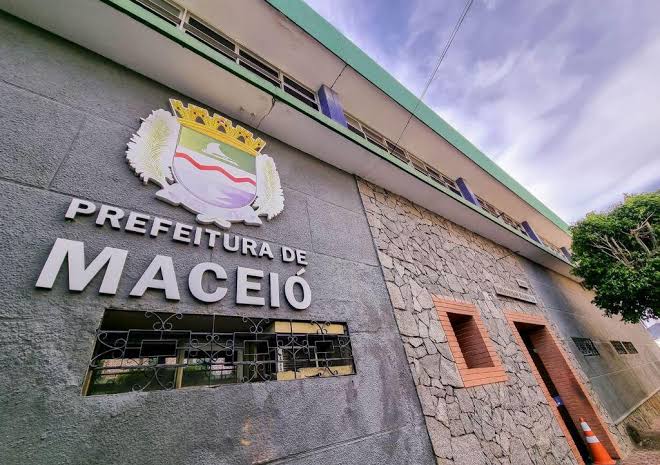PREFEITURA DE  MACEIÓ  EM CRISE  DOA  R$ 8 MILHÕES PARA ESCOLA DE CARNAVAL DO RIO