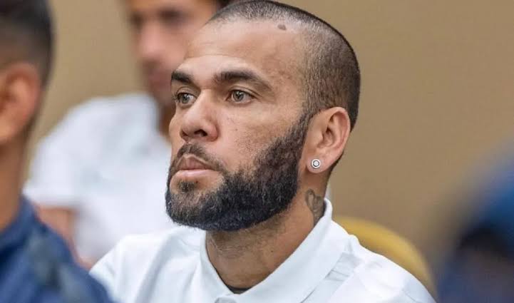 DANIEL ALVES  AGUARDARÁ SENTENÇA DO TRIBUNAL DE BARCELONA