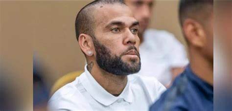 EX-JOGADOR DANIEL ALVES, CONDENADO  A  4 ANOS  E SEIS MESES  DE PRISÃO