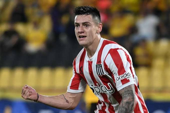MELHOR LATERAL DO FUTEBOL ARGENTINO DOS ÚLTIMOS ANOS BRILHA  NO  ATHETICO-PR