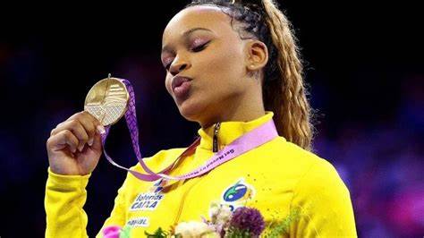 MAIOR GINASTA DO MUNDO REBECA ANDRADE CONQUISTA OURO NAS OLIMPÍADAS DE PARIS 2024