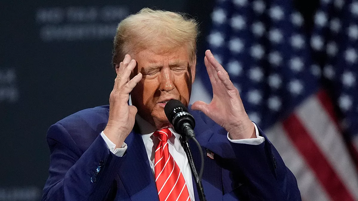 TRUMP  PEDIA  PARA GENERAIS QUE FOSSEM COMO " DITADOR NAZISTA ADOLF HITLER ", REVELA  JOHN KELLY