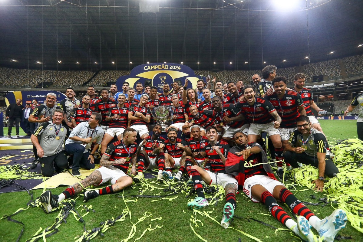 FLAMENGO CONQUISTA  COPA DO BRASIL E IGUALA -SE AO GRÊMIO EM NÚMERO DE TÍTULOS NA COMPETIÇÃO