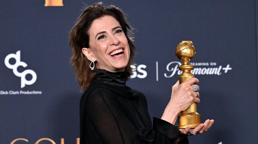ATRIZ FERNANDA TORRES CONQUISTA GLOBO DE OURO 2025.