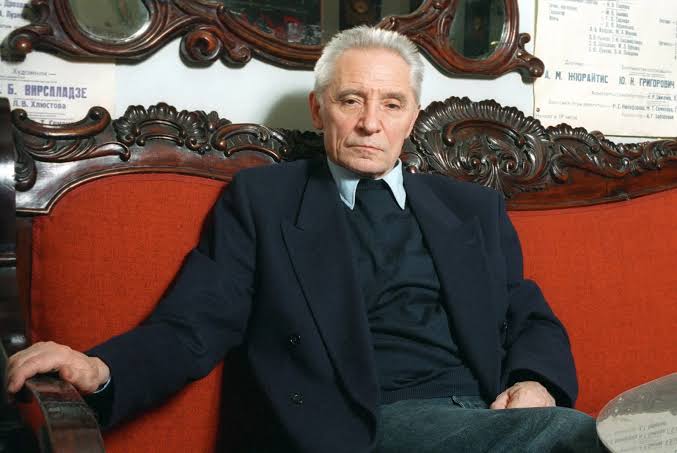 BALÉ  MUNDIAL PERDE  LENDÁRIO BAILARINO RUSSO,  YURI GRIGOROVICH,   AOS 98 ANOS DE IDADE