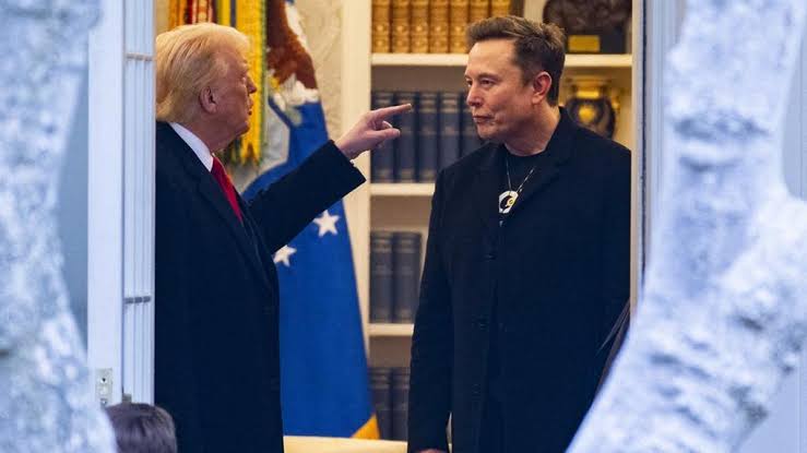 MUSK  ABANDONA  GOVERNO  DE  DONALD  TRUMP