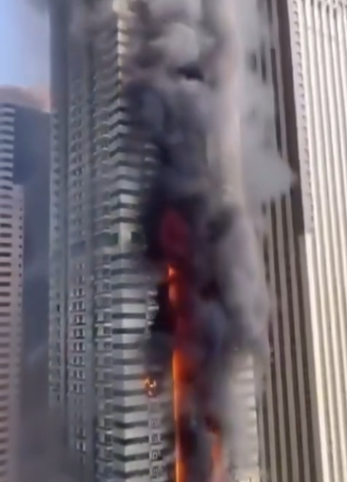 INCÊNDIO PAVOROSO EM PRÉDIO DE 67 ANDARES EM DUBAI