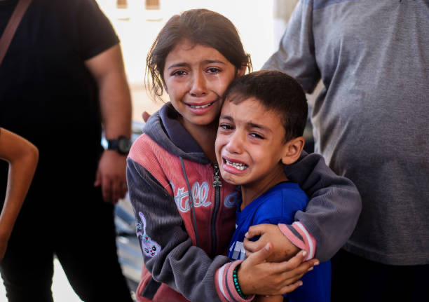BOMBARDEIOS DE ISRAEL ESTÃO DIZIMANDO CRIANÇAS NA FAIXA DE GAZA.