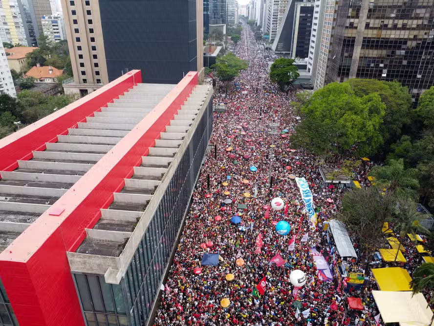 MILHÕES DE BRASILEIROS ÀS RUAS DAS CAPITAIS CONTRA ANISTIA E PEC DA BLINDAGEM.