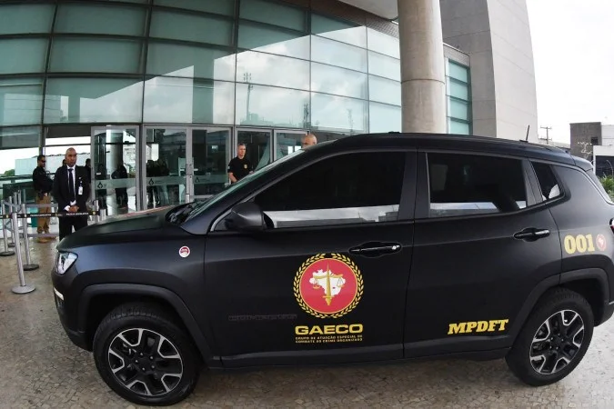 "  BLACKBOARD " INVESTIGA  DESVIOS DE  CERCA DE R$ 50 MILHÕES DA SECRETARIA DE EDUCAÇÃO DO DF