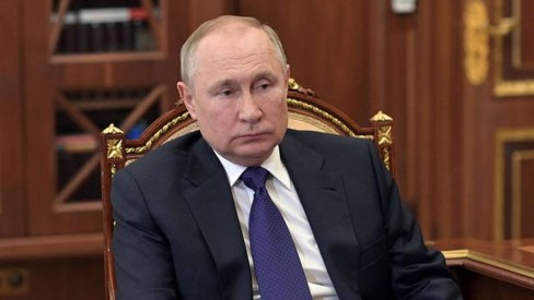 PUTIN COM CÂNCER APELA  PARA USO DE SANGUE E CHIFRES DE VEADO