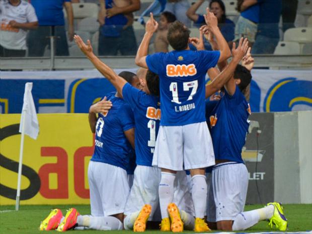 Cruzeiro vence Grêmio e chega à um passo do titulo