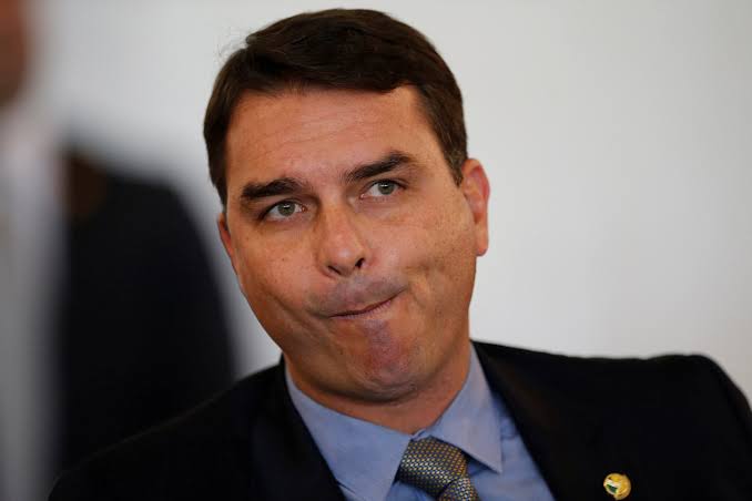 Presidente do STF suspende investigação contra senador Flávio Bolsonaro (PSL), com dados do Coaf e Receita . Seria efeito do pacto ?
