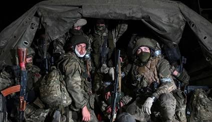 RÚSSIA COM  EXÉRCITO DIVIDIDO E POVO  MAIS AINDA