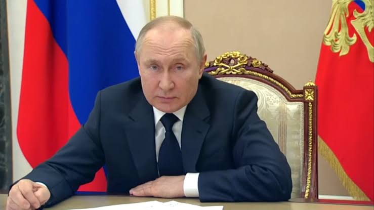 PUTIN ORDENA MASSACRE DE CRIANÇAS E IDOSOS NA UCRÂNIA