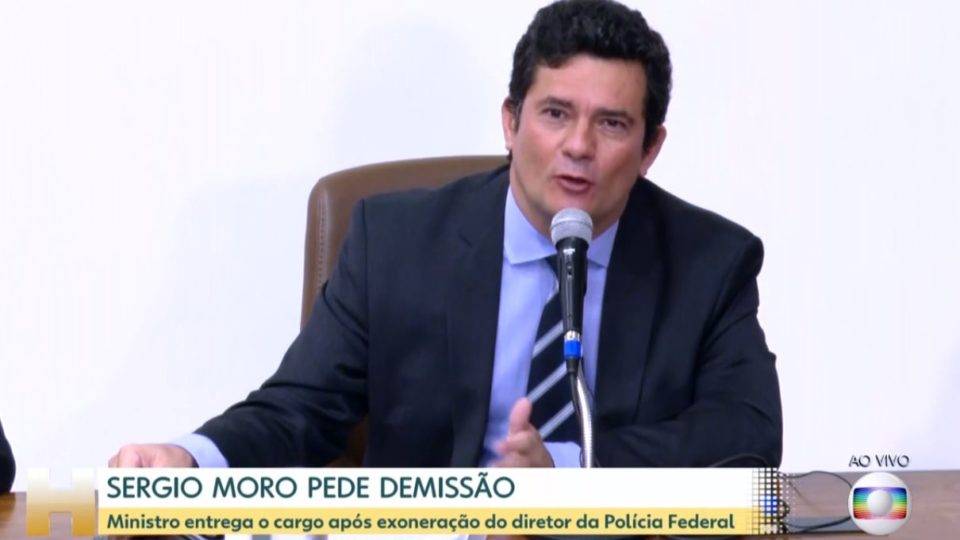 Moro deixa o Ministério da Justiça.  \"Tenho que preservar minha biografia\", disse ao deixar o cargo