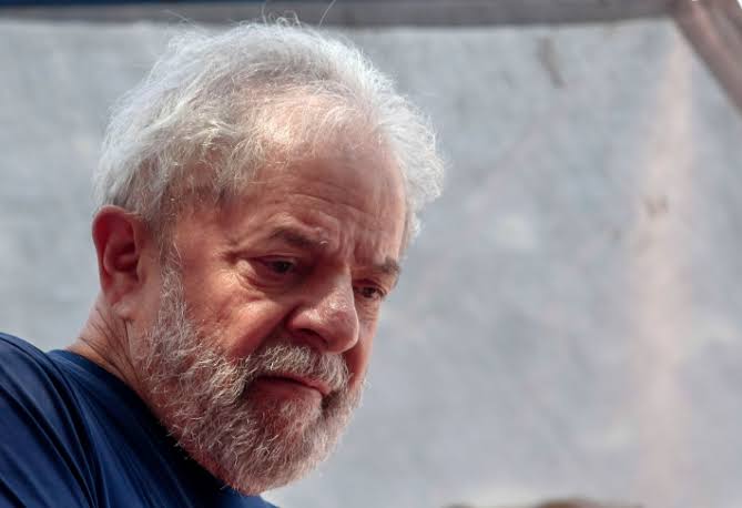 Lula (PT) recebe pena de prisão de 17 anos, 1 mês e 10 dias. TRF-4 foi unânime no caso do sítio de Atibaia (SP)
