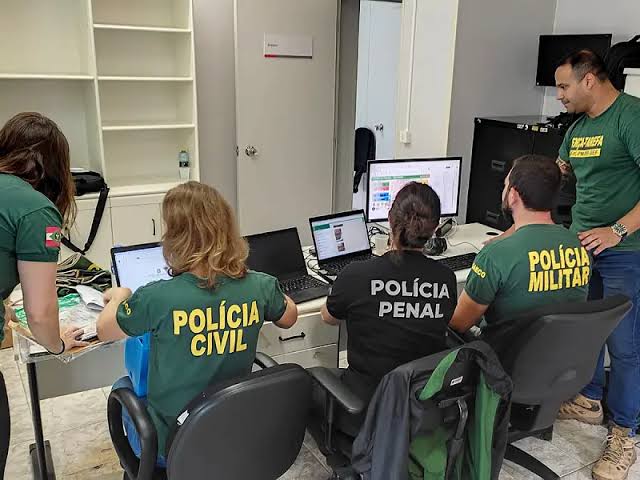  MPSC E POLÌCIAIS  DESBARATAM  UMA MÁFIA, QUADRILHAS EM SC  E  PR
