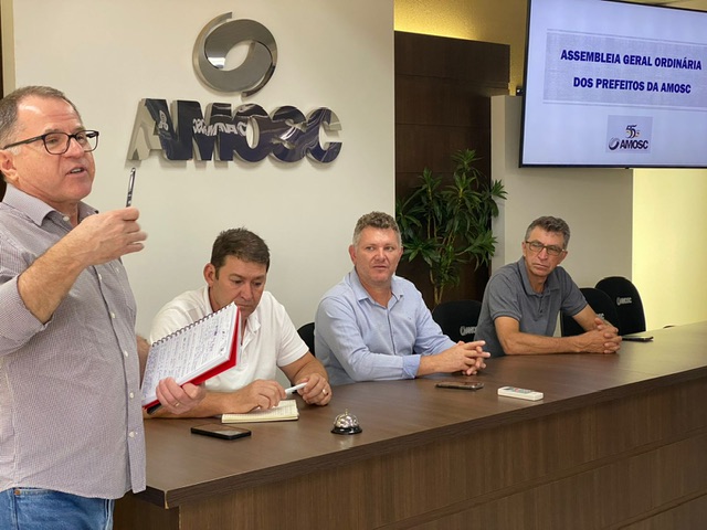 Projeto da ferrovia na Amosc