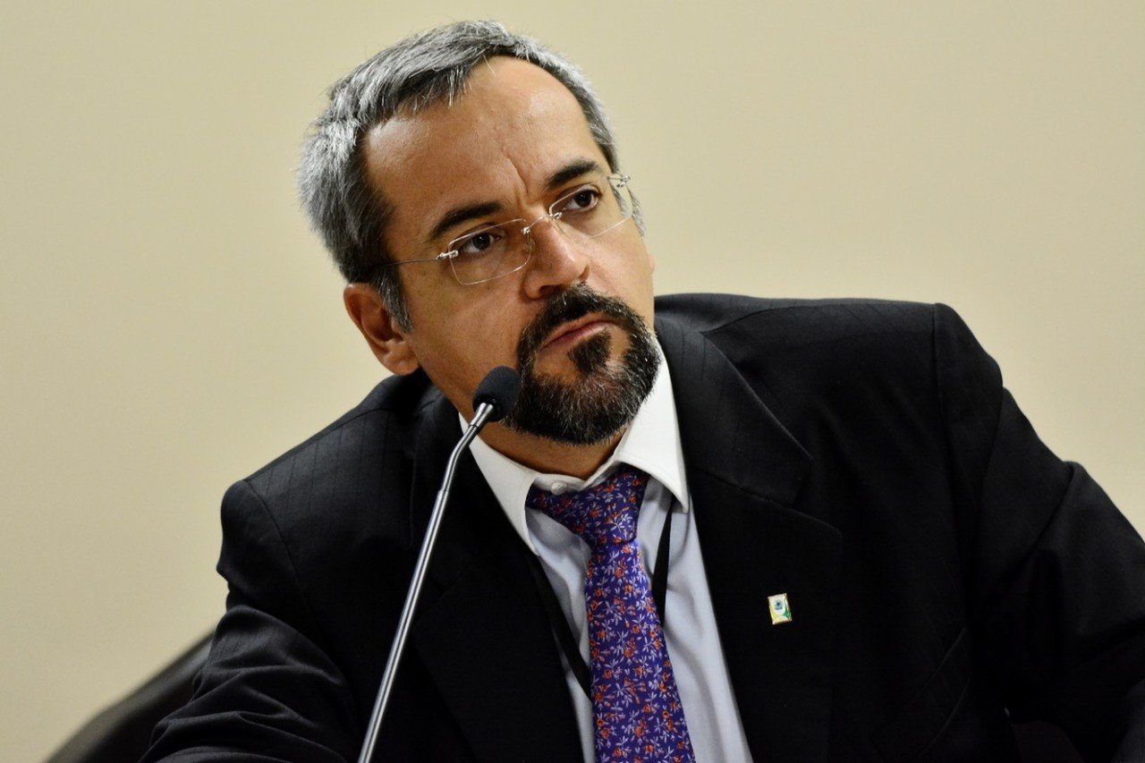 Ministro da Educação Weintraub  pode deixar o  governo. Ofensas ao STF foi estopim à saída e Mansueto deixa o Tesouro Nacional