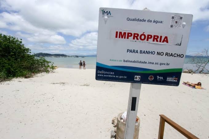 PRAIAS IMPRÓPRIAS EM SANTA CATARINA  PREJUDICAM  COMÉRCIO E TURISMO