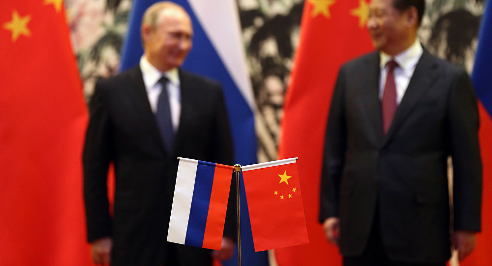 Rússia e China, ambos  comunistas evitam receberem críticas de opositores ao governo. Navalny e Jack Ma que os digam